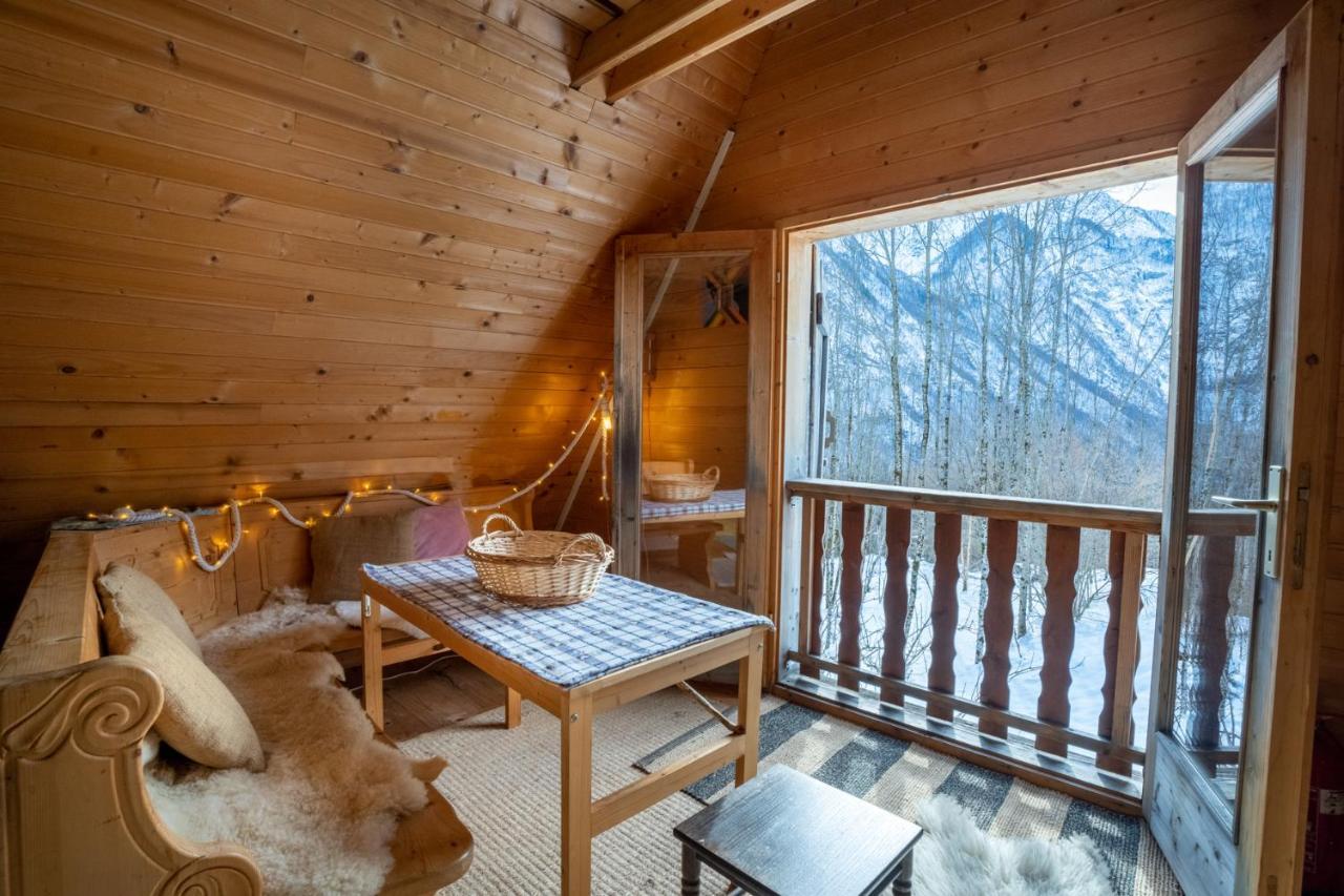 Bezgova Hisica Villa โบเว็ก ภายนอก รูปภาพ