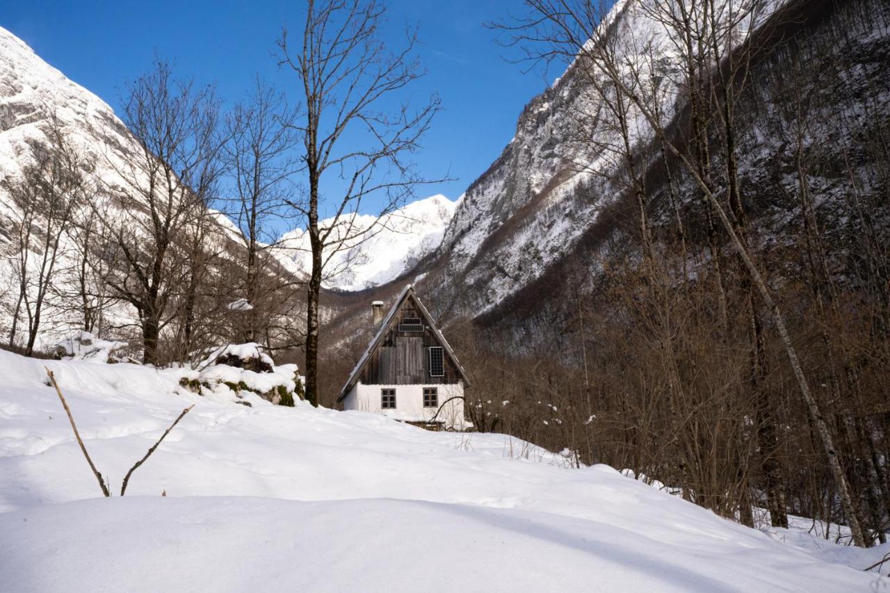 Bezgova Hisica Villa โบเว็ก ภายนอก รูปภาพ