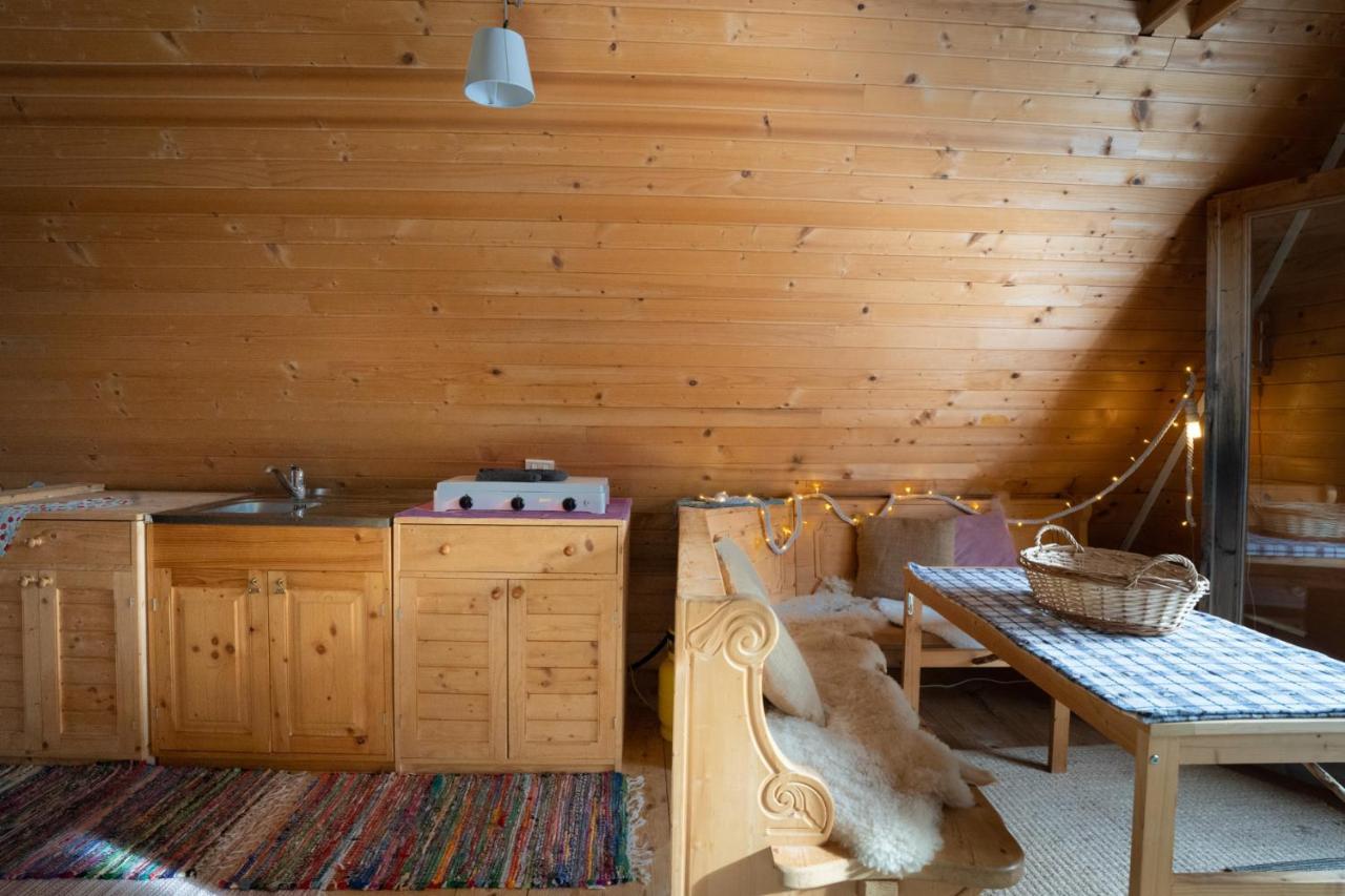 Bezgova Hisica Villa โบเว็ก ภายนอก รูปภาพ