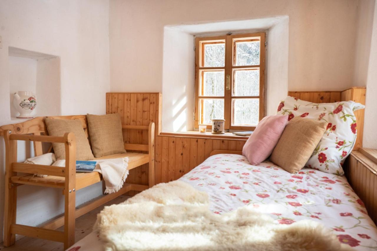 Bezgova Hisica Villa โบเว็ก ภายนอก รูปภาพ