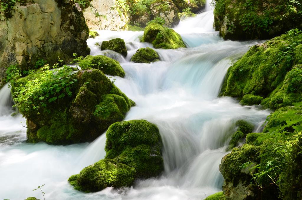 Bezgova Hisica Villa โบเว็ก ภายนอก รูปภาพ